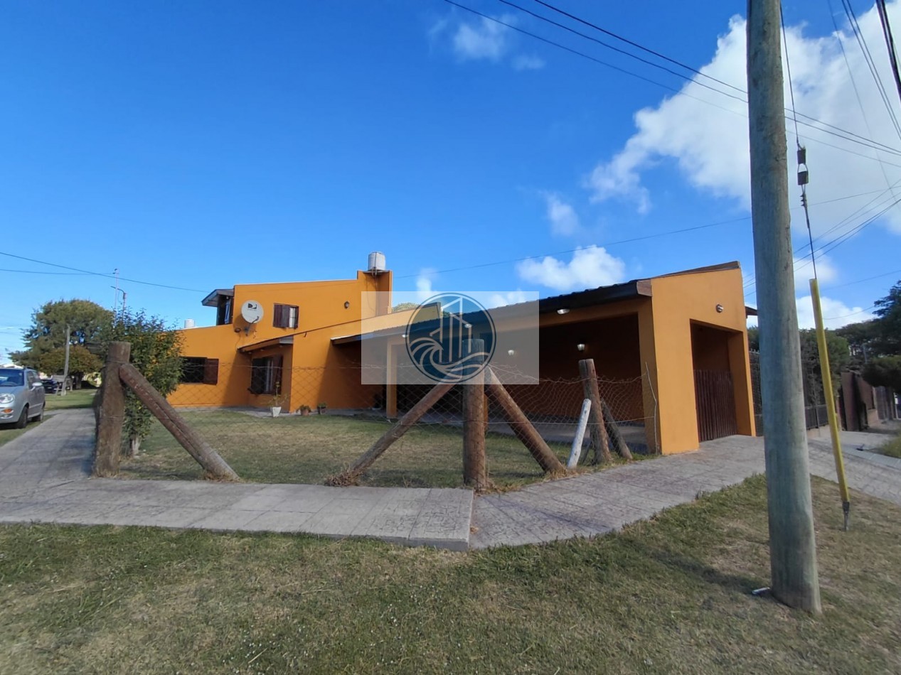VENTA CASA EN BARRIO PLAYA SERENA EN DOS PLANTAS CON GALERIA Y JARDIN