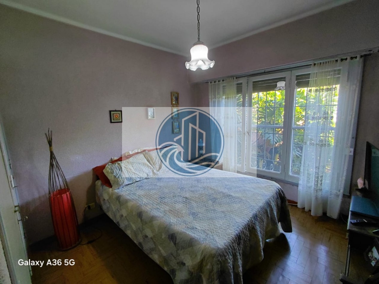 VENTA CHALET 4 AMBIENTES EN PUNTA MOGOTES A DOS CUADRAS DEL MAR OPORTUNIDAD !!!