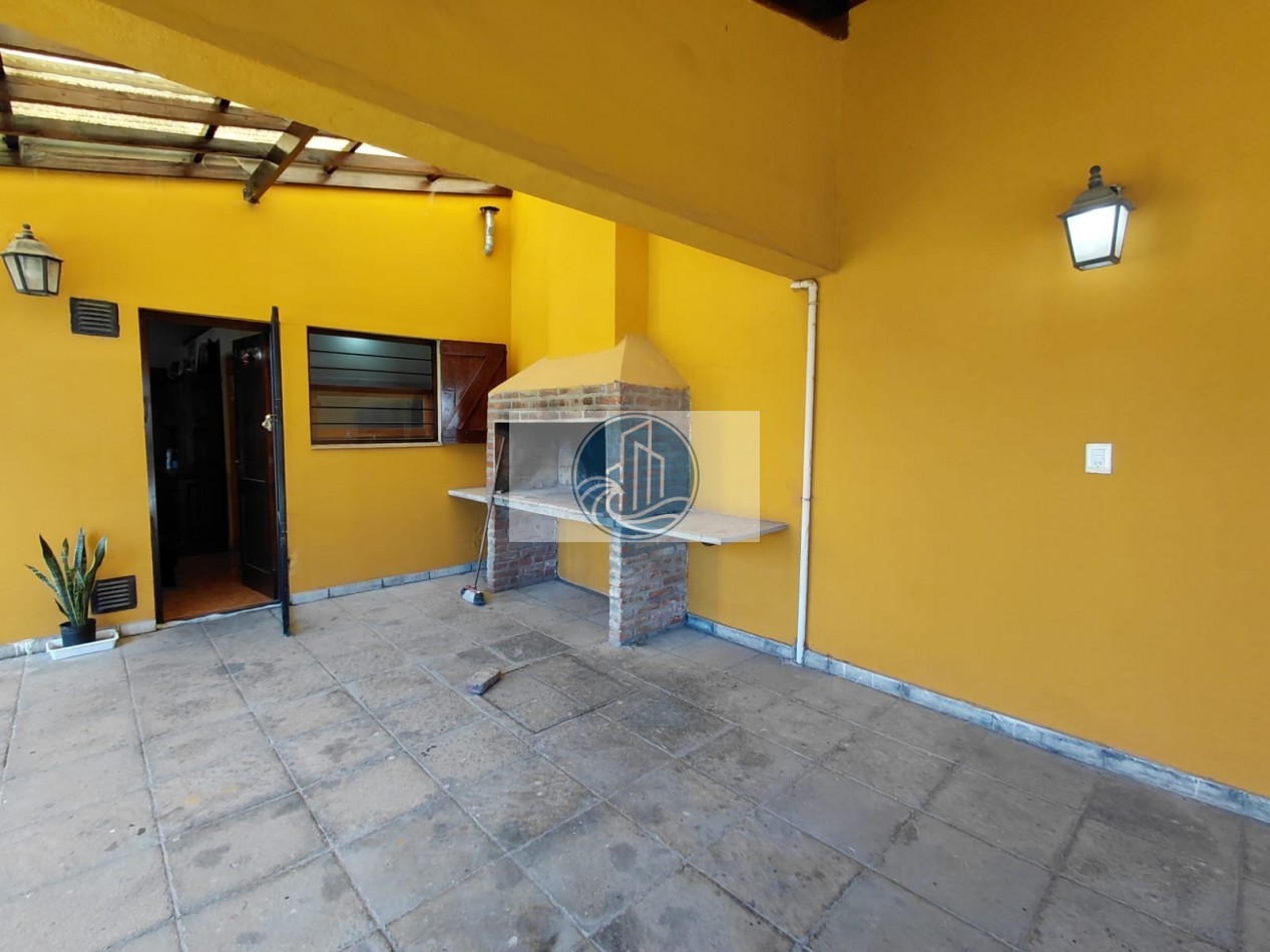 VENTA CASA EN BARRIO PLAYA SERENA EN DOS PLANTAS CON GALERIA Y JARDIN