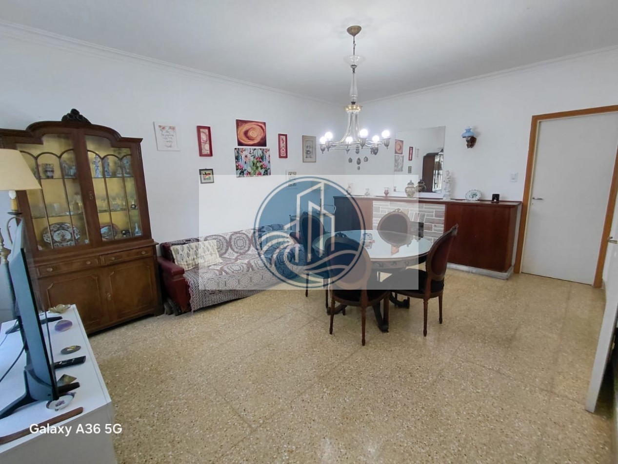 VENTA CHALET 4 AMBIENTES EN PUNTA MOGOTES A DOS CUADRAS DEL MAR OPORTUNIDAD !!!