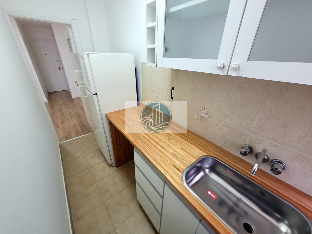 MONOAMBIENTE AL FRENTE PLAZA COLON