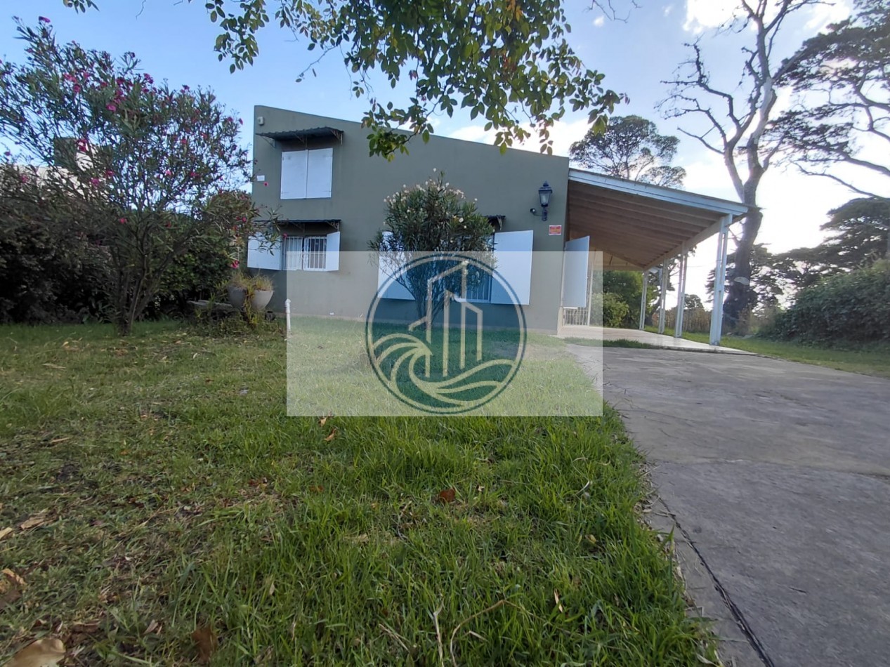 VENTA CASA TRES AMBIENTES CON GALERIA Y PARQUE EN BARRIO ACANTILADOS
