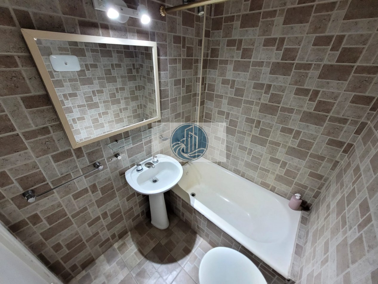 MONOAMBIENTE AL FRENTE PLAZA COLON