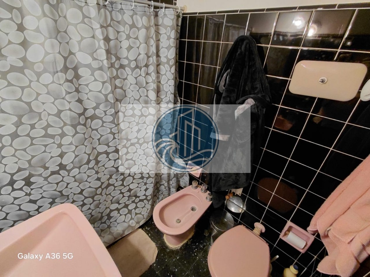 VENTA CHALET 4 AMBIENTES EN PUNTA MOGOTES A DOS CUADRAS DEL MAR OPORTUNIDAD !!!