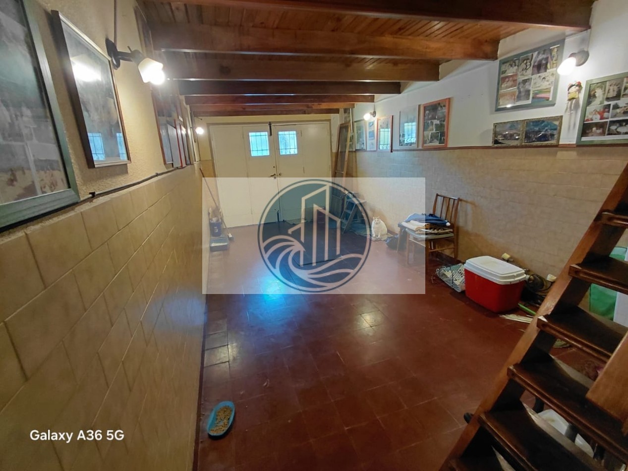 VENTA CHALET 4 AMBIENTES EN PUNTA MOGOTES A DOS CUADRAS DEL MAR OPORTUNIDAD !!!