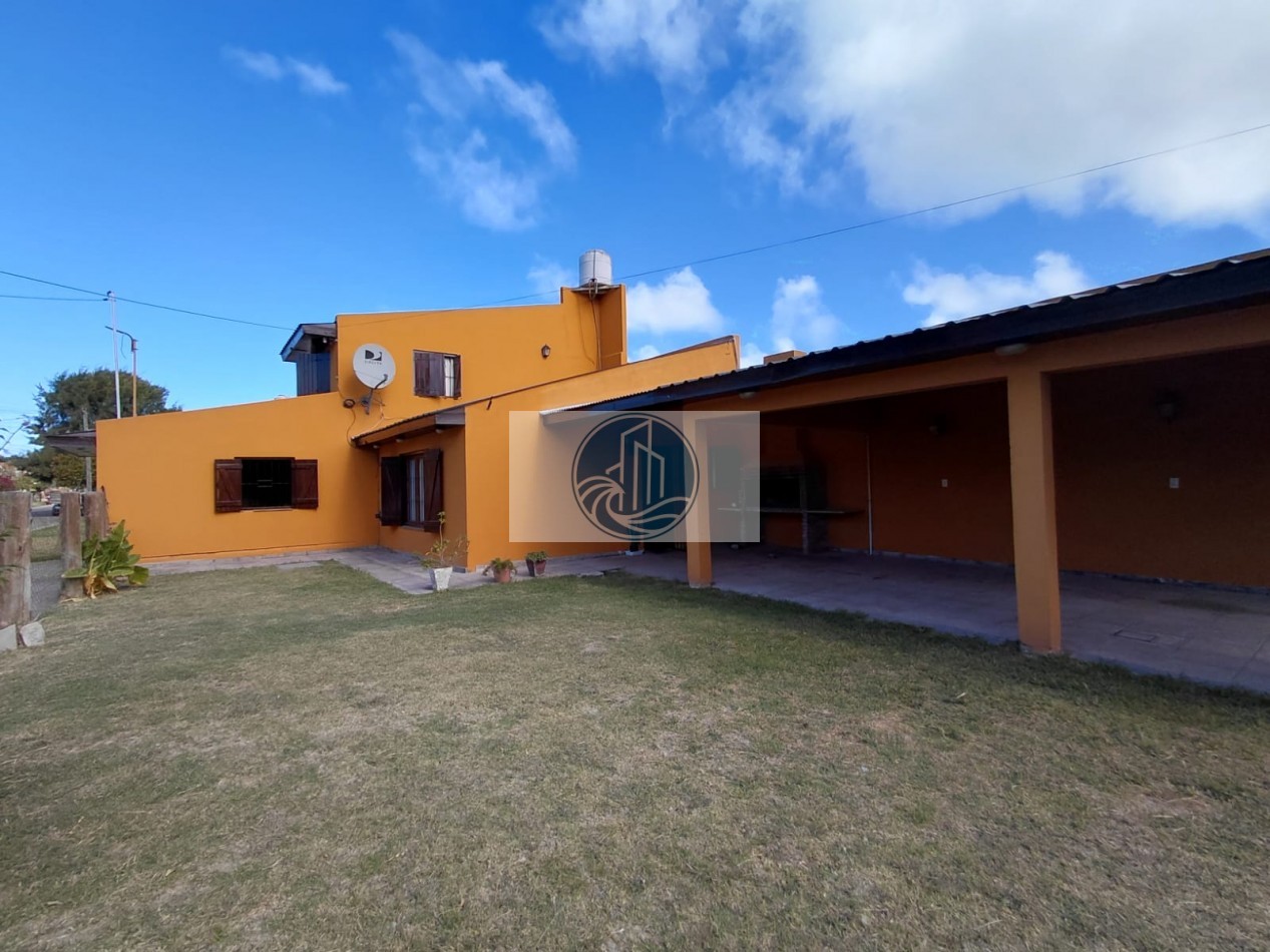 VENTA CASA EN BARRIO PLAYA SERENA EN DOS PLANTAS CON GALERIA Y JARDIN