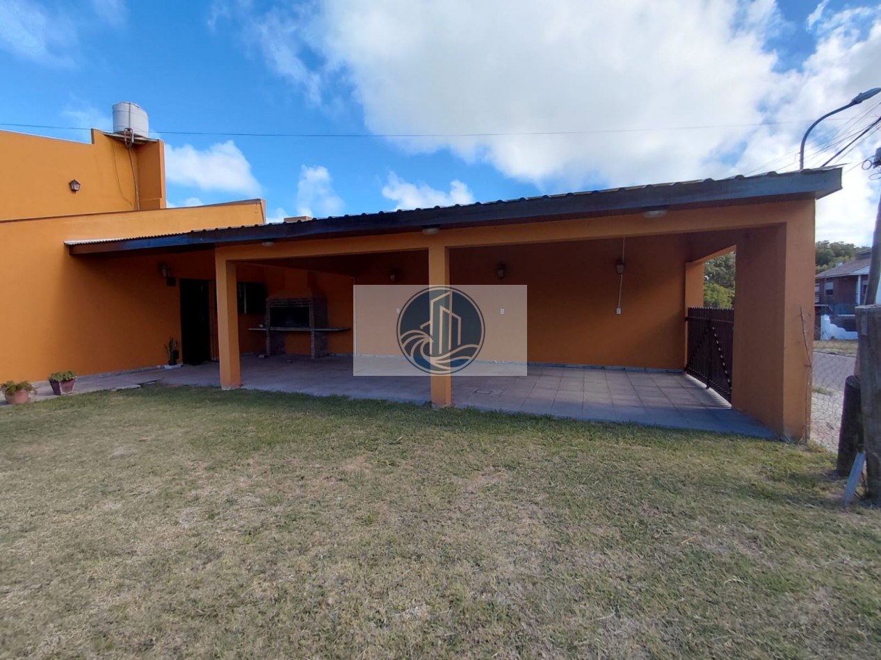 VENTA CASA EN BARRIO PLAYA SERENA EN DOS PLANTAS CON GALERIA Y JARDIN