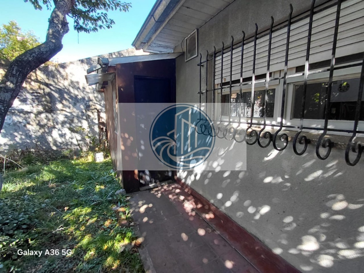 VENTA CHALET 4 AMBIENTES EN PUNTA MOGOTES A DOS CUADRAS DEL MAR OPORTUNIDAD !!!
