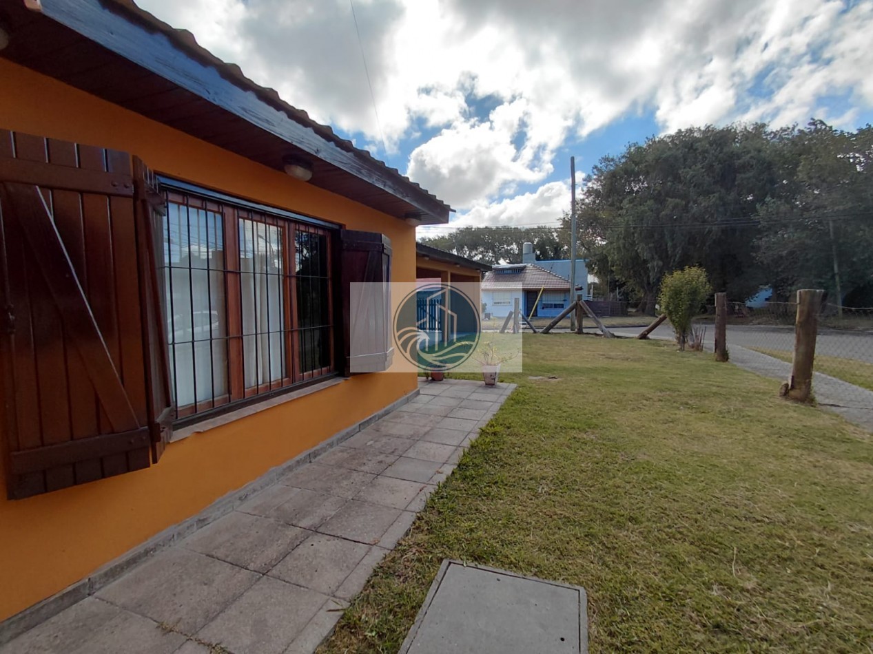 VENTA CASA EN BARRIO PLAYA SERENA EN DOS PLANTAS CON GALERIA Y JARDIN