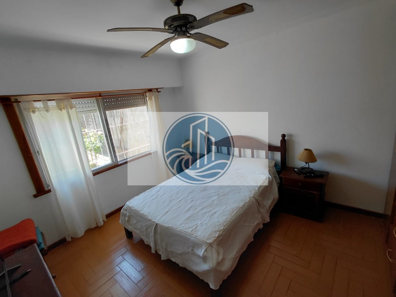 CASA EN VENTA 3 AMBIENTES, CON JARDIN Y GARAGE