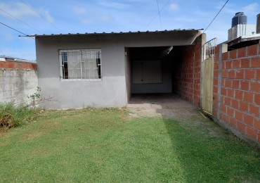 ALQUILER CASA TRES AMBIENTES CON JARDIN AL FRENTE
