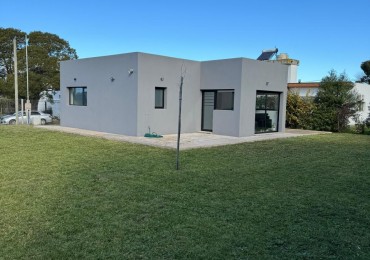 CASA EN VENTA EN ACANTILADOS CONSTRUIDA SOBRE DOS LOTES