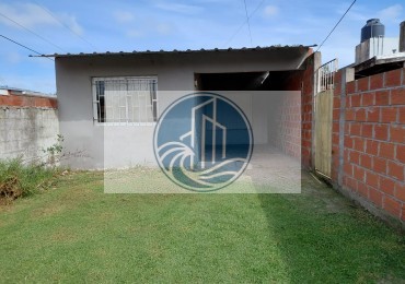 ALQUILER CASA TRES AMBIENTES CON JARDIN AL FRENTE